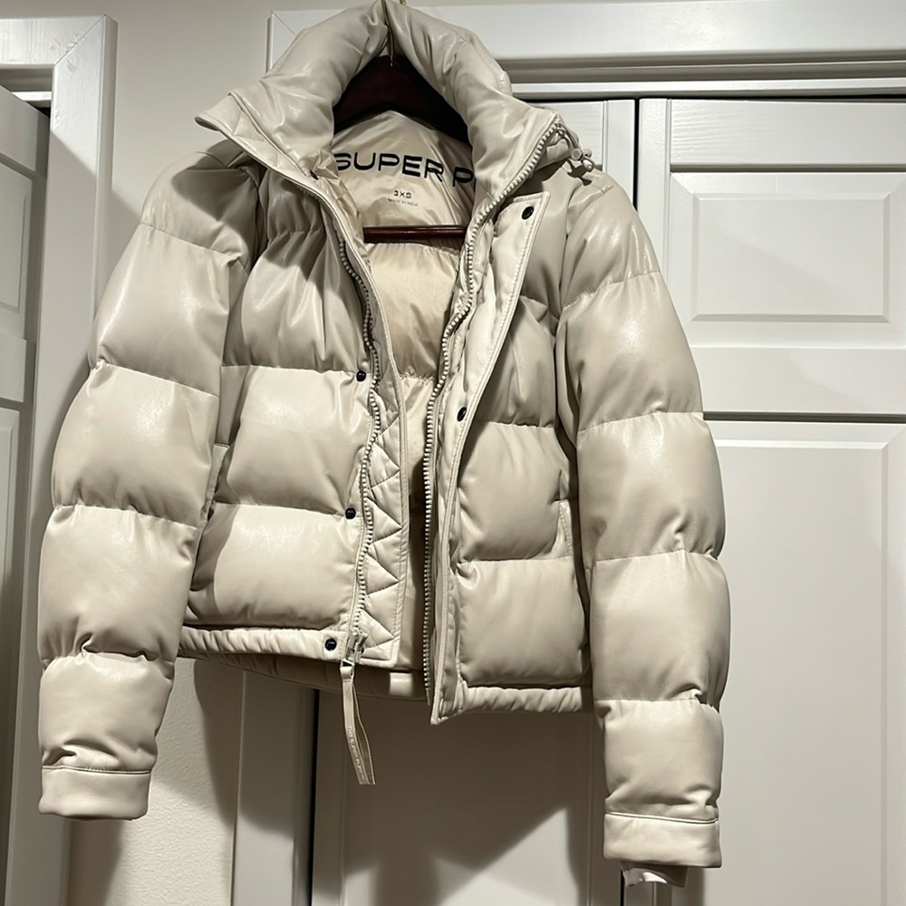 Aritzia super puff winter jacket